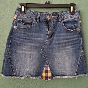 Dollhouse jean skirt